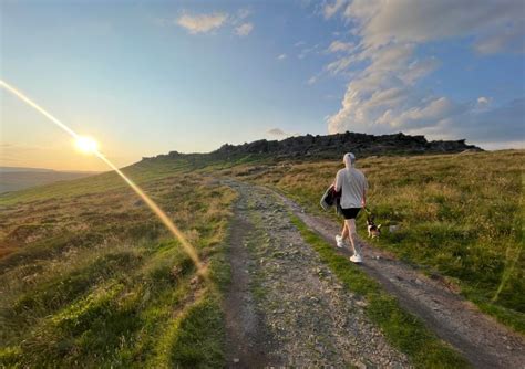 Stanage Edge Walk - A Famous Peak District Location - OTFL