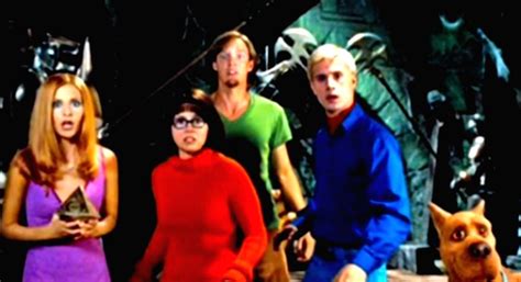 Free Photo Steamy Daphne Velma Kiss Gay Fred Joke Cut From Scooby