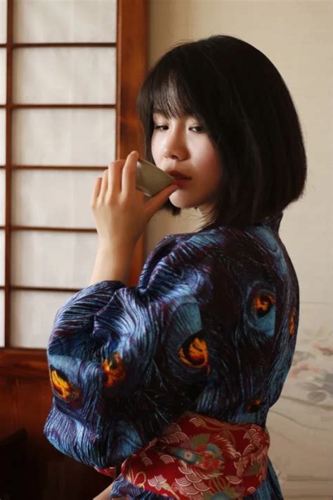 Japanese Kimono Traditional Girl Geisha Girl Cosplay Bathhouse Vintage Womens Females Cherry