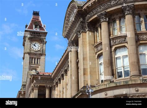 Birmingham Museum And Art Gallery With Famous Big Brum Clock Tower