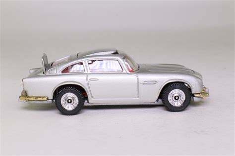 Corgi Aston Martin Db James Bond Version Silver With