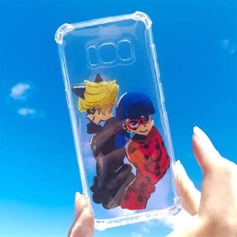 Fundas pintadas a mano publicó en Instagram Funda de acrigel pintada