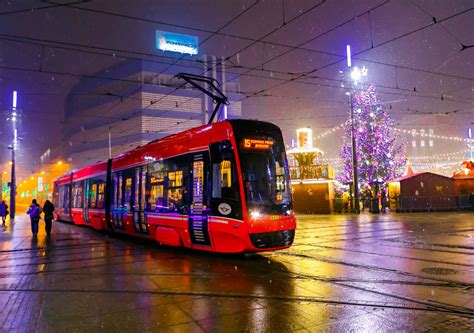 Mniej Kurs W Autobus W I Tramwaj W W Okresie Wi Teczno Noworocznym