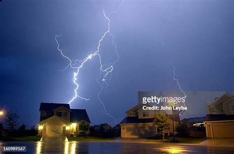 34 Lightning Hitting House Stock Photos, High-Res Pictures, and Images ...