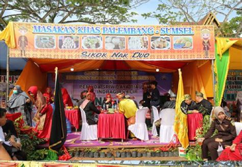 Promosi Makanan Tradisional Stand Bazar Tembilahan Gelar Pameran