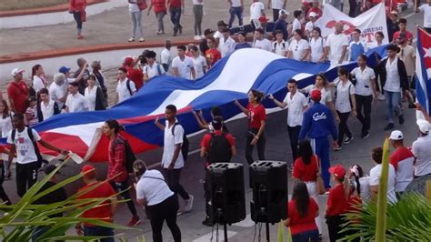 Thousands of Cuban workers parade in Santa Clara - Prensa Latina