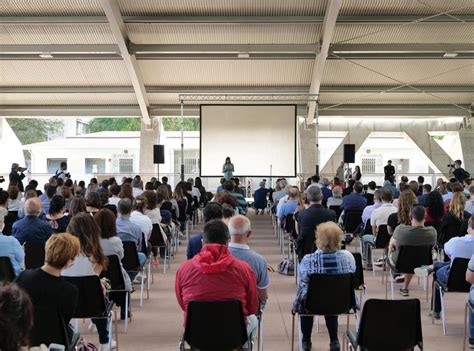 Venezia Persone Alla Commemorazione Del Enne Ritrovato Senza