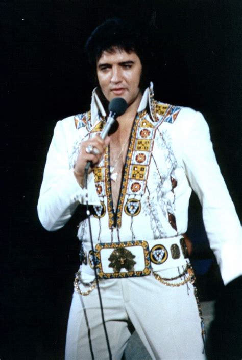 Elvis On Stage In Huntsville In May 31 1975 Elvis Presley Pictures Elvis Presley Concerts