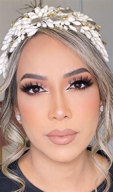 50 Romantic Wedding Makeup Ideas Soft Look Pearly Metallic Hair