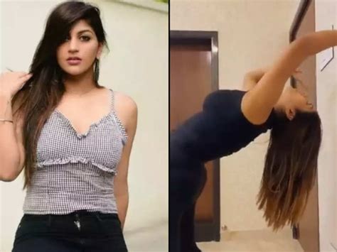 Yashika Gives A Sneak Peek Into Her Body Flex Workout Tamil Movie