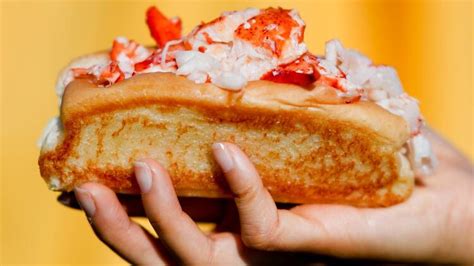 Lobster Rolls In Nyc At Seafood Restaurants And Sandwich Shops