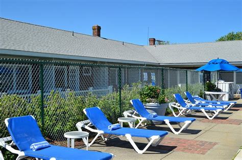 Beachside Inn at Nantucket Pool: Pictures & Reviews - Tripadvisor