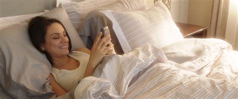 Mila Kunis nude pics página