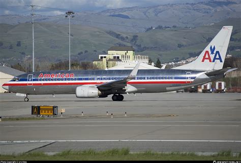 N916AN American Airlines Boeing 737 823 WL Photo By Urs Hess ID