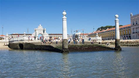 Corpo Encontrado No Cais Das Colunas Em Lisboa