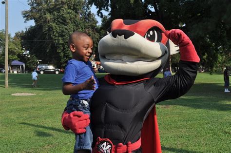 Richmond Flying Squirrels mascot | Mascot, Flying squirrel, Squirrel