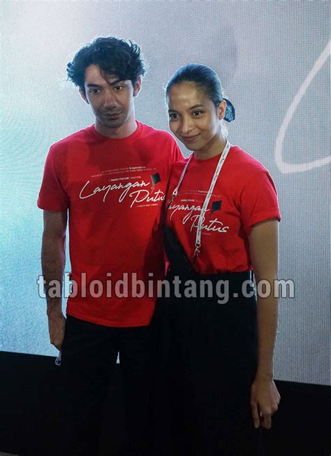 Foto Reza Rahadian Dan Putri Marino Pasutri Di Layangan Putus