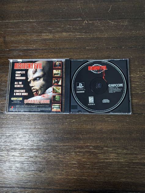 Resident Evil Sony PlayStation 1 1996 PS1 Black Disc CIB W Manual