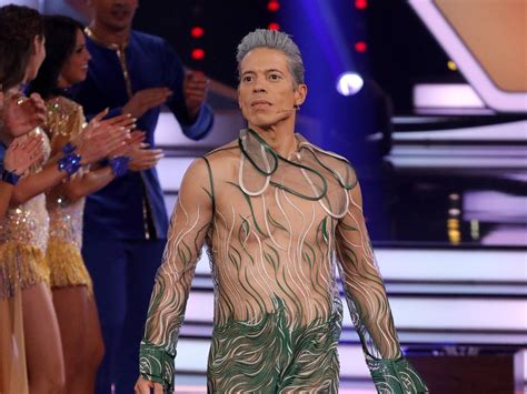 Gewagt Jorge Gonzalez Im Transparent Look Bei Let S Dance