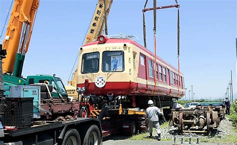 「青ガエル」 須坂から故郷横浜へ引っ越し 旧東急電鉄5000系｜信濃毎日新聞デジタル 信州・長野県のニュースサイト