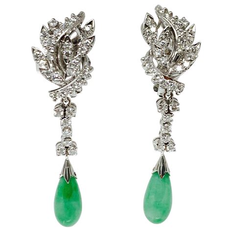 Diamond and Jade Drop Earrings in 18 Karat White Gold For Sale at 1stDibs