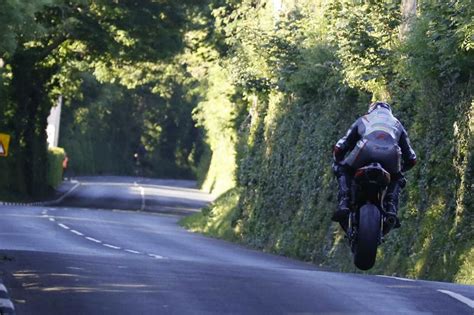 Muere El Piloto Espa Ol Ra L Torras En Un Accidente En La Isla De Man