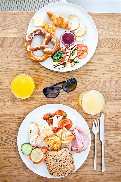 Restaurants in München Sonntags Brunch Buffet im Café Vorhoelzer