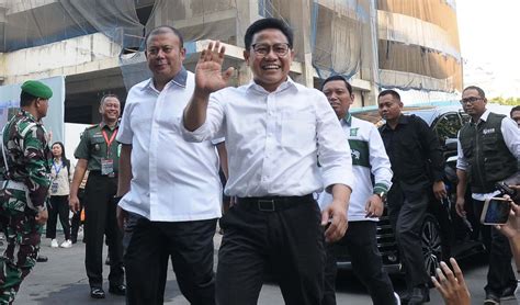 Foto Semringah Anies Dan Cak Imin Jalani Tes Kesehatan Di Rspad Gatot