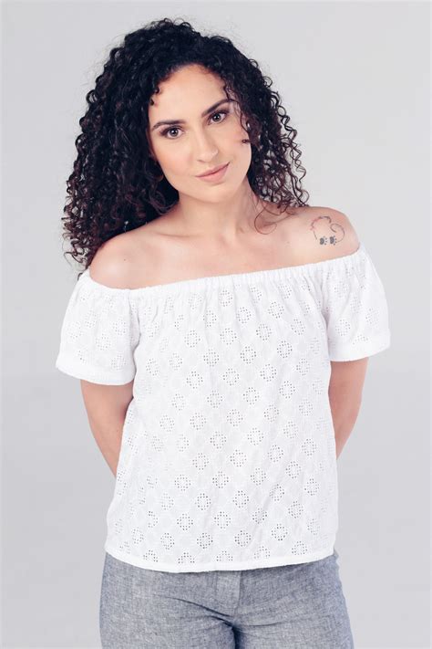 Blusa Petite Ombro A Ombro Em Laise Moda