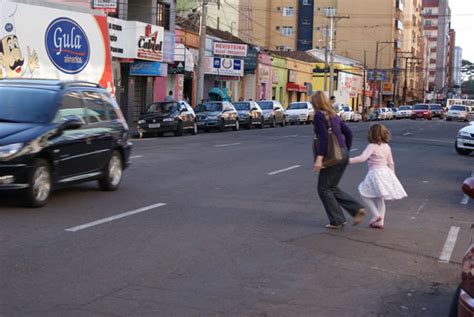 Cuidados Ao Atravessar A Rua Je Online