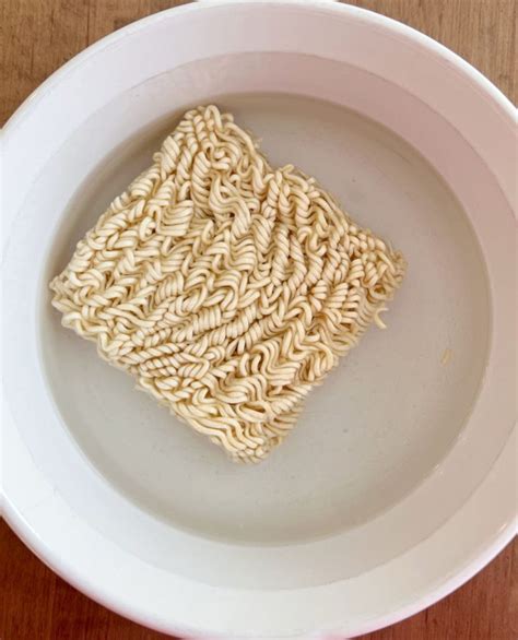 How to Cook Ramen Noodles in the Microwave - Meatloaf and Melodrama