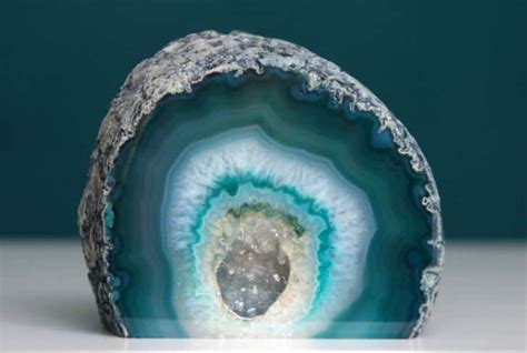 Geodes: Formation, Types of Geodes and Where are They Located | Earth ...