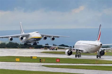 Monster Cargo Plane Descends On Manchester Airport Manchester Evening