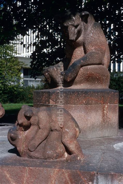 DDR Bildarchiv Berlin Mitte Der Bärenbrunnen in Berlin Mitte