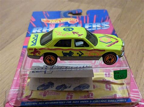 Hot Wheels Revealers Mercedes SEL Bright Yellow Green Hobbies Toys Toys Games