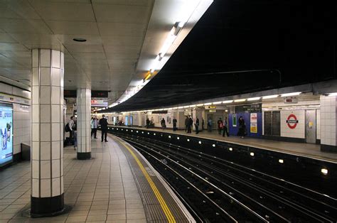 Monument Underground Station Looking Eastbound Bowroaduk Flickr