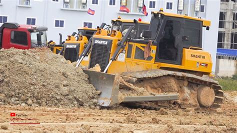 Bigger Dozer Clearing And Pushing Land Extreme Machinery Shantui