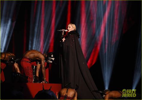 Madonna Shows Triumph Despite Fall In Brit Awards 2015 Performance Video Photo 3314204