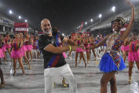 Fotos ensaio técnico da União da Ilha no Sambódromo Carnavalesco