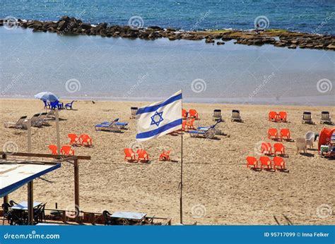 Bandiera Israeliana Sulla Spiaggia Tel Aviv Immagine Stock Editoriale