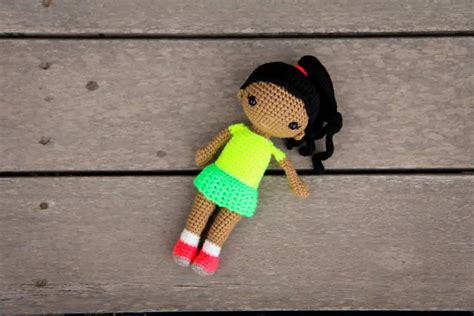 Crochet Doll with Skirt and Ponytail (Free Pattern)