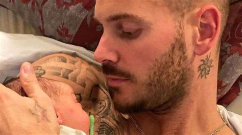 M Pokora Poste Une Photo Avec Ses Fils Pour La F Te Des P Res