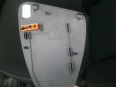 Местонахождение предохранителя прикуривателя — Nissan Terrano III, 1,6 ...