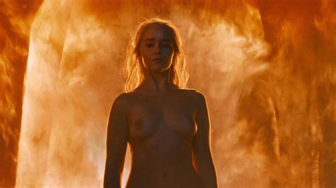 Emilia Clarke Nue Dans Spike Island Hot Sex Picture