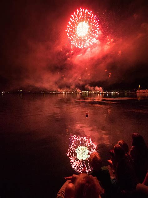 Konstanz Das Seenachtfest Feuerwerk Vom Logenplatz Am Yachthafen Der