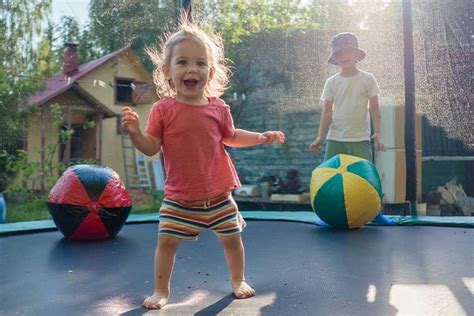 7 Best Trampoline with Basketball Hoop: Top Trampoline with Basketball ...