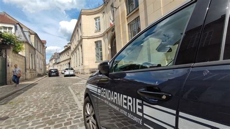 Roanne Deux Jeunes Hommes Accusés De Viol Par Deux Femmes Placés En