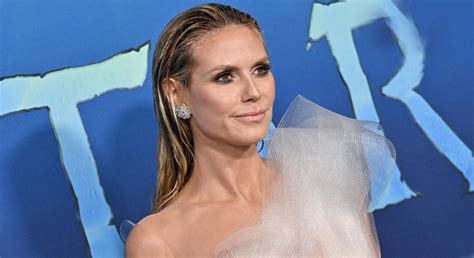 Heidi Klum S Water Inspired Spin On The Naked Dress Was The Star Of The Avatar Red Carpet