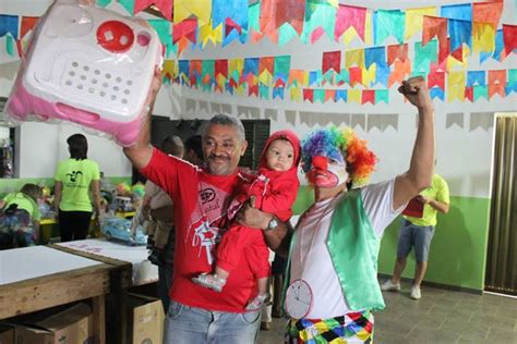 Hospital De Brinquedos Realiza Doa O Para Crian As De Arax Minas No