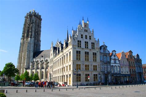 Grote Markt In Mechelen The Brabant Gothic St Rumbold Flickr